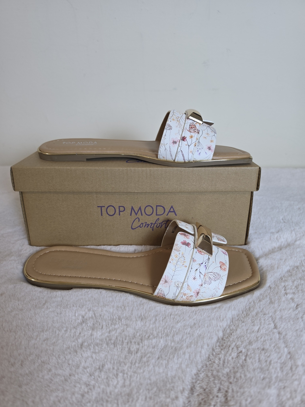 TOP Moda White Floral Slide Sandals with Gold Accent